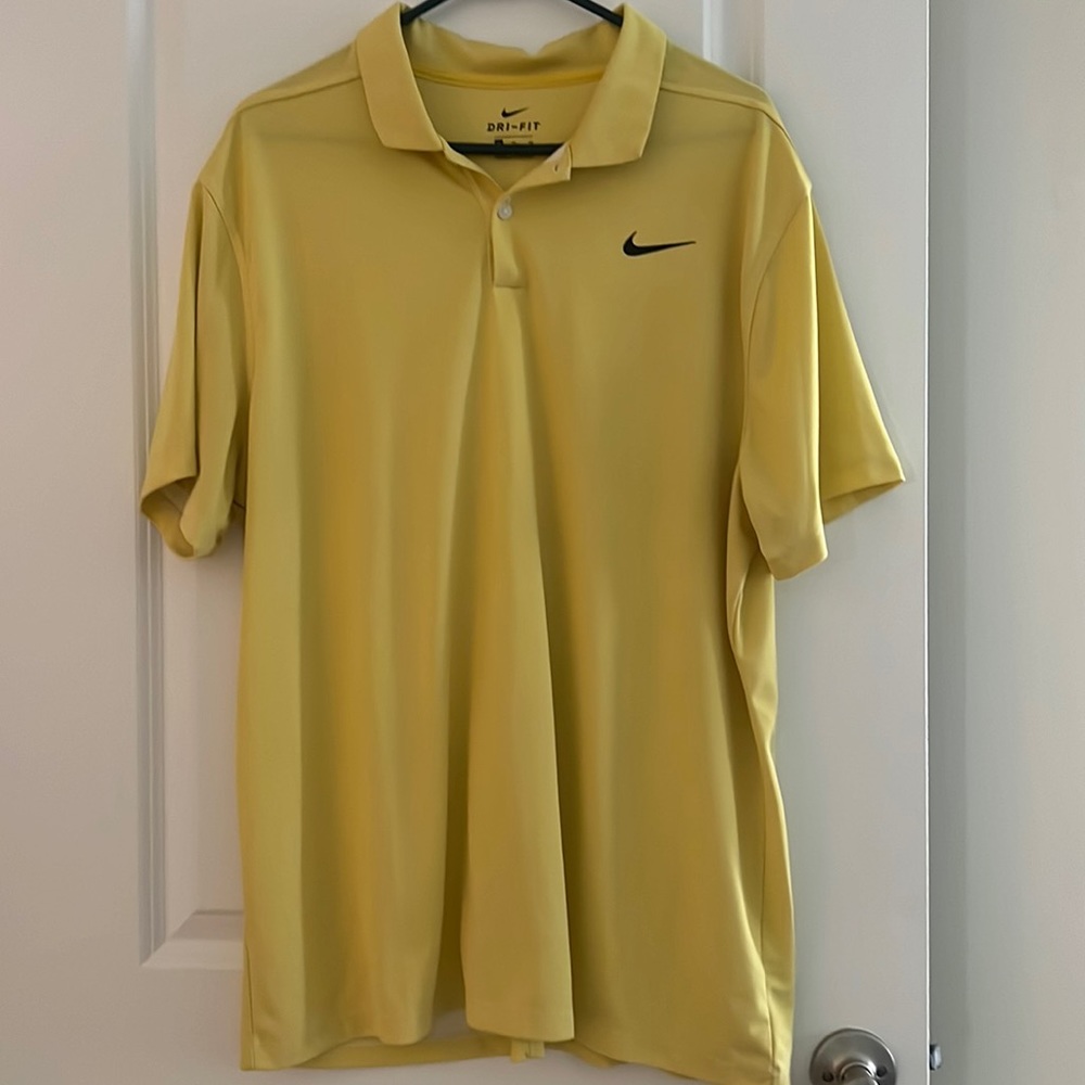 Nike men’s golf shirt size XL